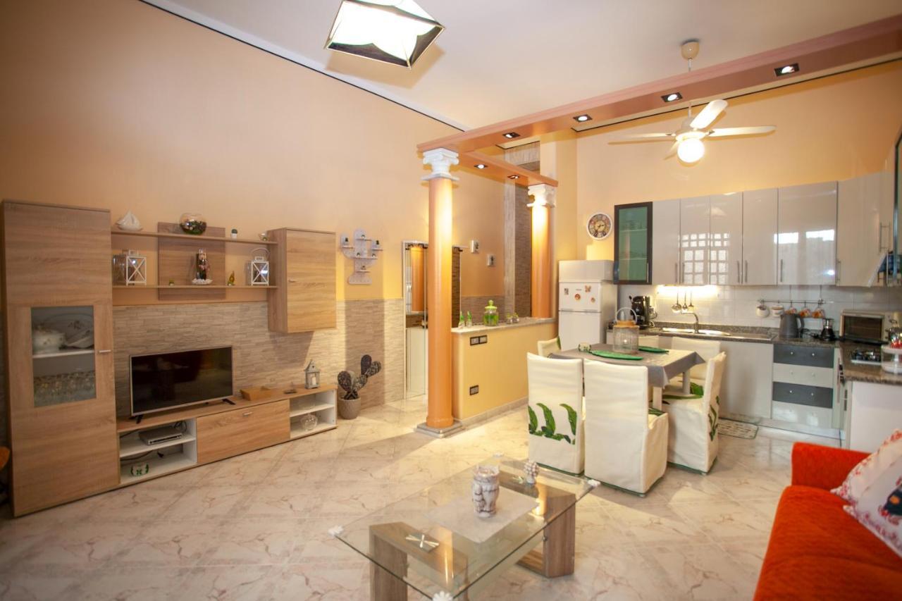 Casa Rosamaria Apartment Giardini Naxos Exterior photo